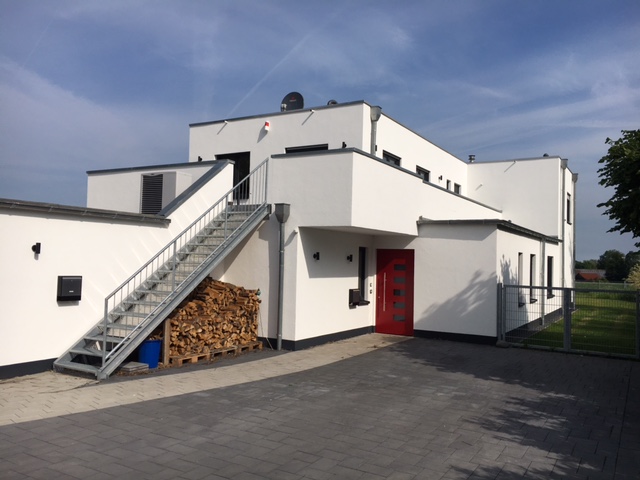 Fahrschule mit Wohnhaus  Fahrschule mit Wohnhaus