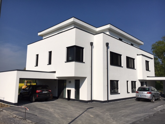 Wohnhaus mit Büro  Wohnhaus mit Büro