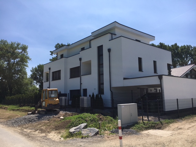 Wohnhaus mit Büro  Wohnhaus mit Büro
