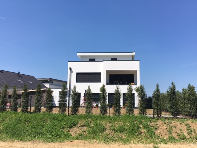 Wohnhaus mit Büro  Wohnhaus mit Büro