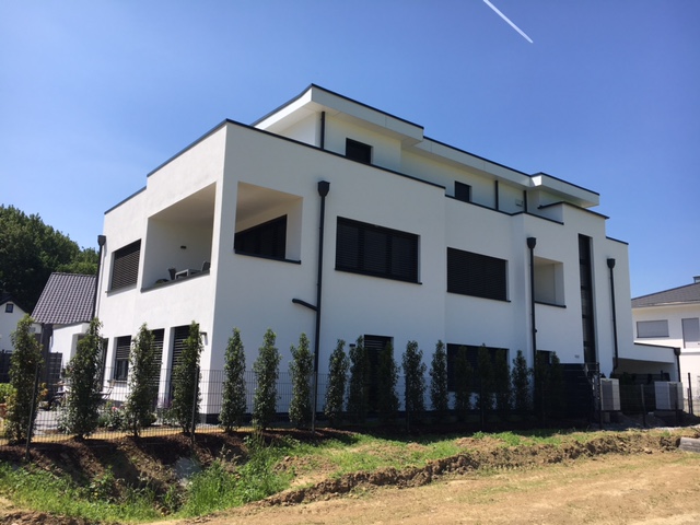 Wohnhaus mit Büro  Wohnhaus mit Büro