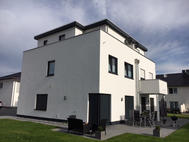3 Familienhaus mit Büro  3 Familienhaus mit Büro