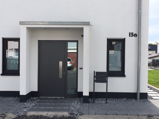 3 Familienhaus mit Büro  3 Familienhaus mit Büro