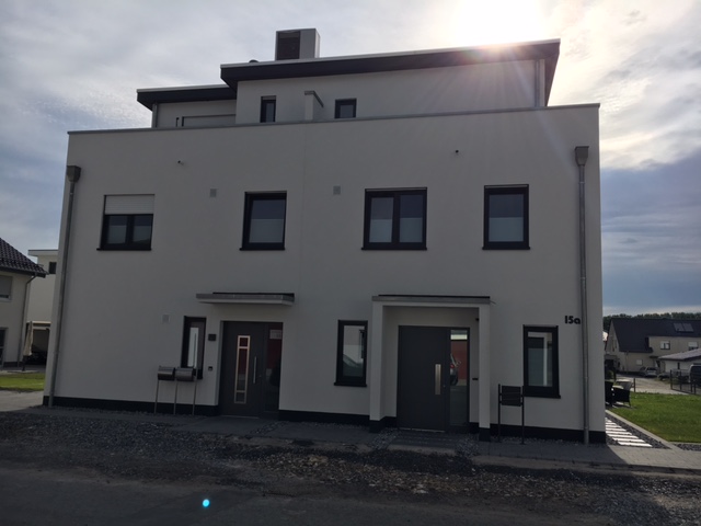  3 Familienhaus mit Büro 