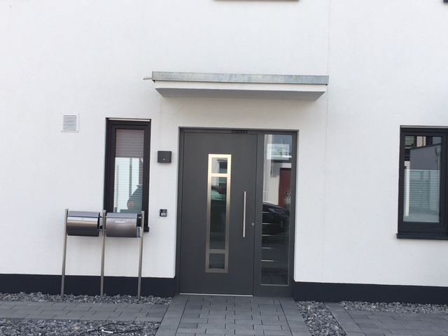  3 Familienhaus mit Büro 