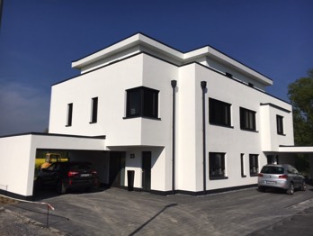  Wohnhaus mit Büro 
