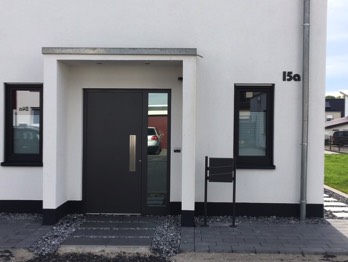  3 Familienhaus mit Büro 